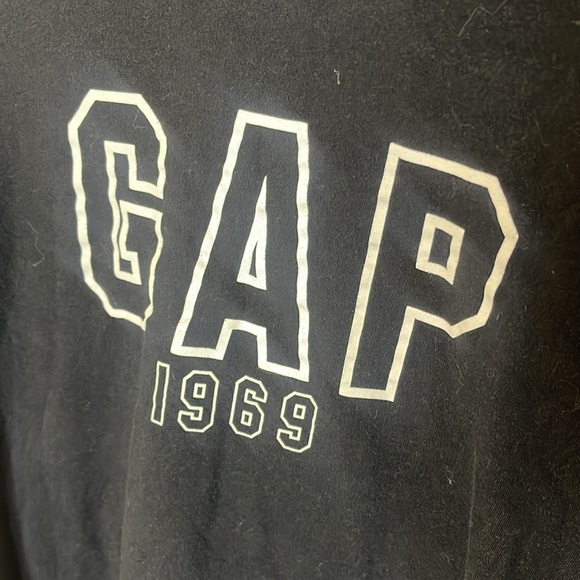 🖤GAP Tee🖤 - Picture 4 of 7